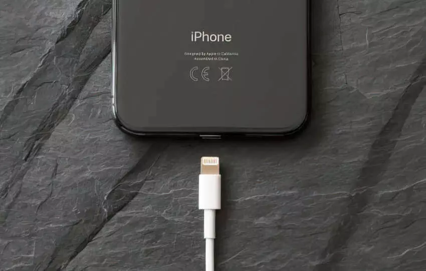 Iphone Charging Port Impression