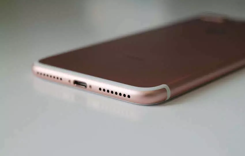 How To Clean An Iphone Charging Port