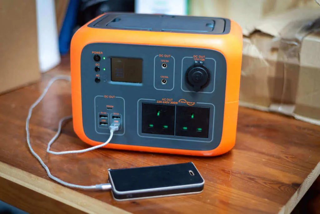 Portable Power Station Charging Phone Portable Power Station Charging Phone